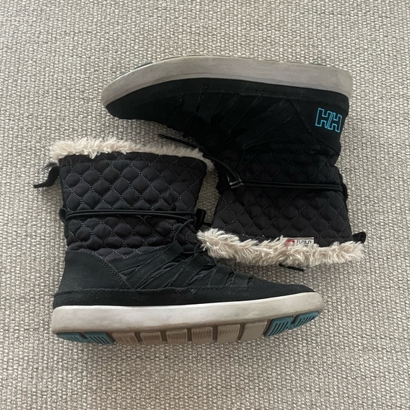 Helly Hansen Women’s Quilted & Light Faux Fur Boots-Water/Snow Resistant… - Picture 4 of 5